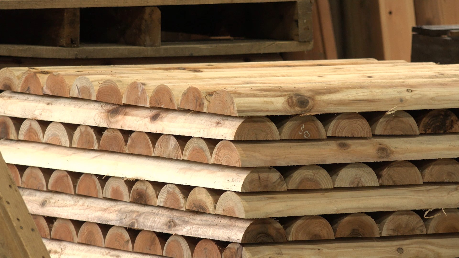 写真:自然素材として使用する木材